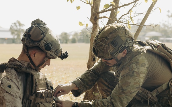 MRF-D 25.3: Sailors, Marines, Australian Army Medics conduct TCCC Training