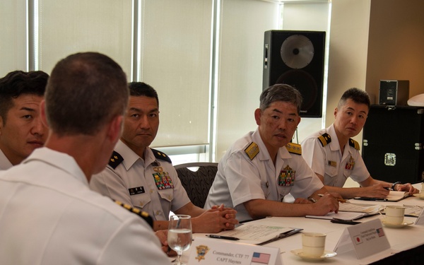 U.S. 7th Fleet Task Force Commanders meet with JSDF ARDB and Amphibious and Mine Warfare Force Commanders
