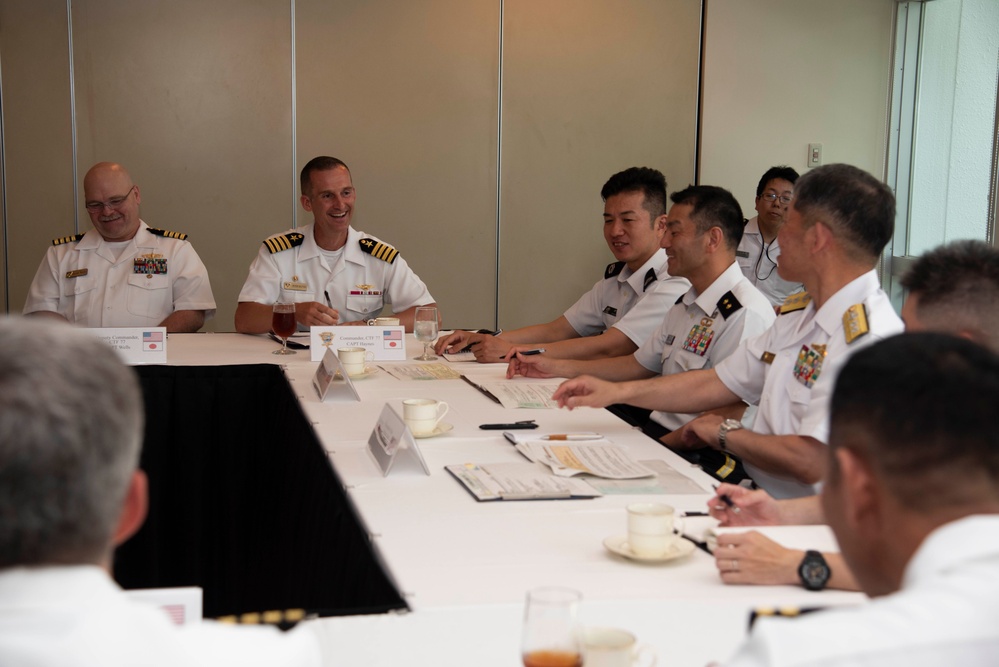 U.S. 7th Fleet Task Force Commanders meet with JSDF ARDB and Amphibious and Mine Warfare Force Commanders