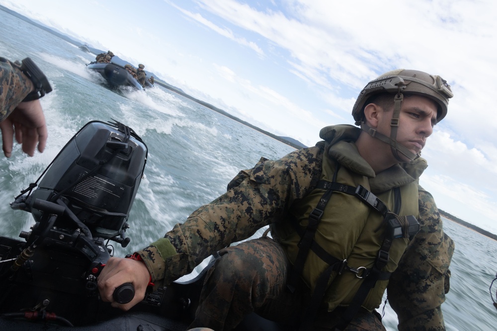 31st MEU | Boat Company Conducts Ship-to-Shore Movement
