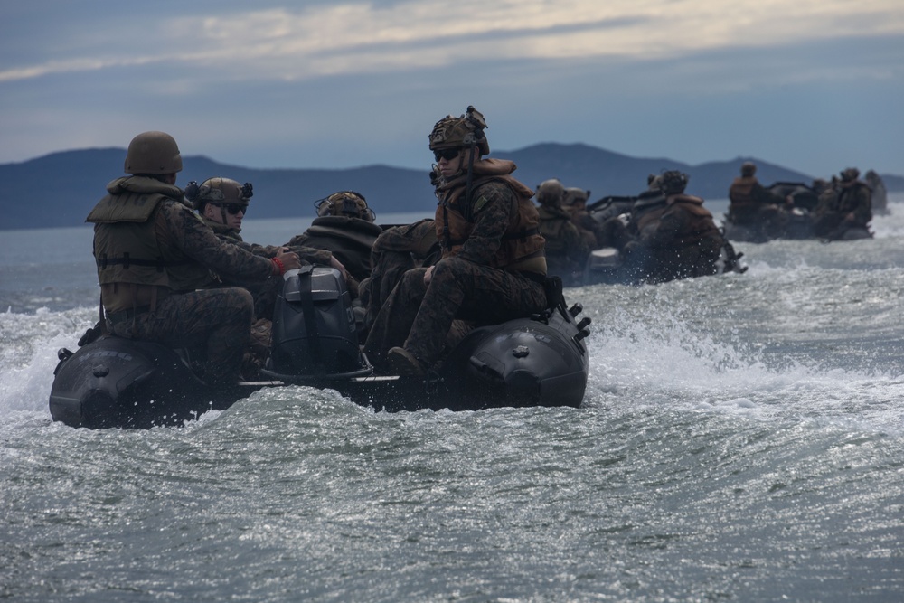 31st MEU | Boat Company Conducts Ship-to-Shore Movement