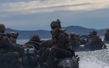 31st MEU | Boat Company Conducts Ship-to-Shore Movement