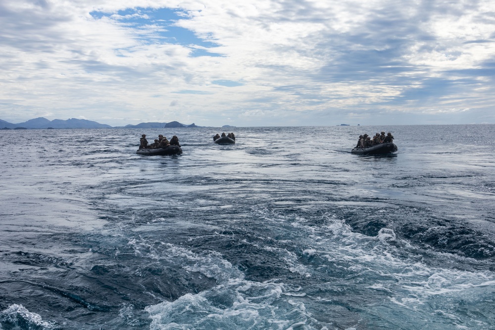 31st MEU | Boat Company Conducts Ship-to-Shore Movement