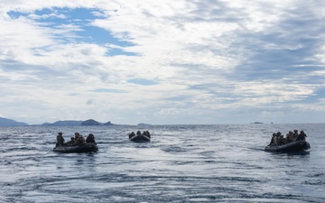 31st MEU | Boat Company Conducts Ship-to-Shore Movement