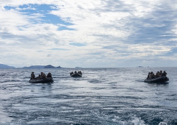 31st MEU | Boat Company Conducts Ship-to-Shore Movement