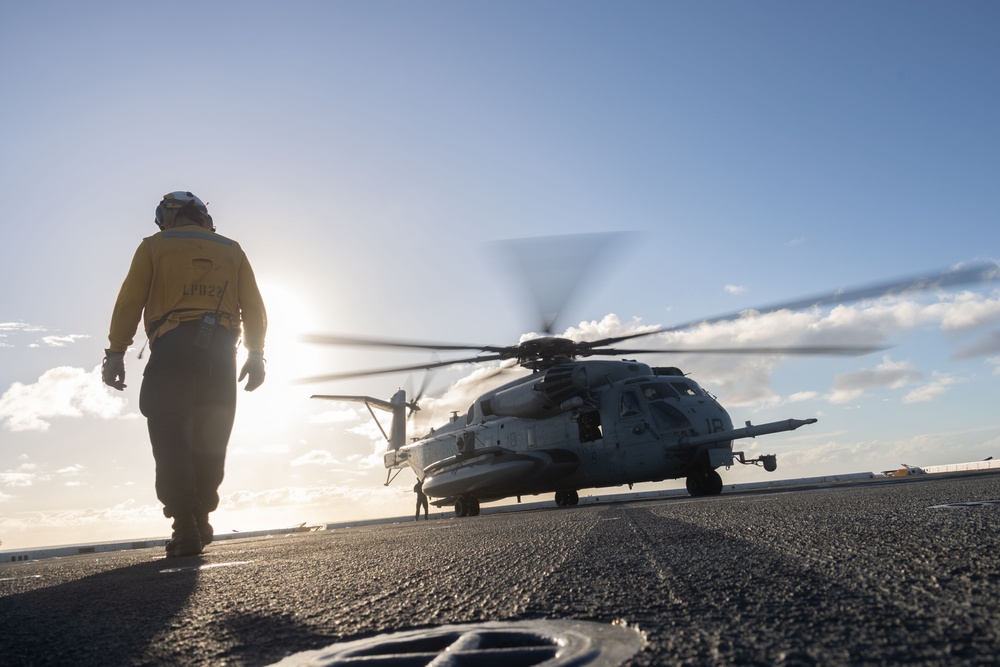 31st MEU | Flight Operations Aboard USS San Diego