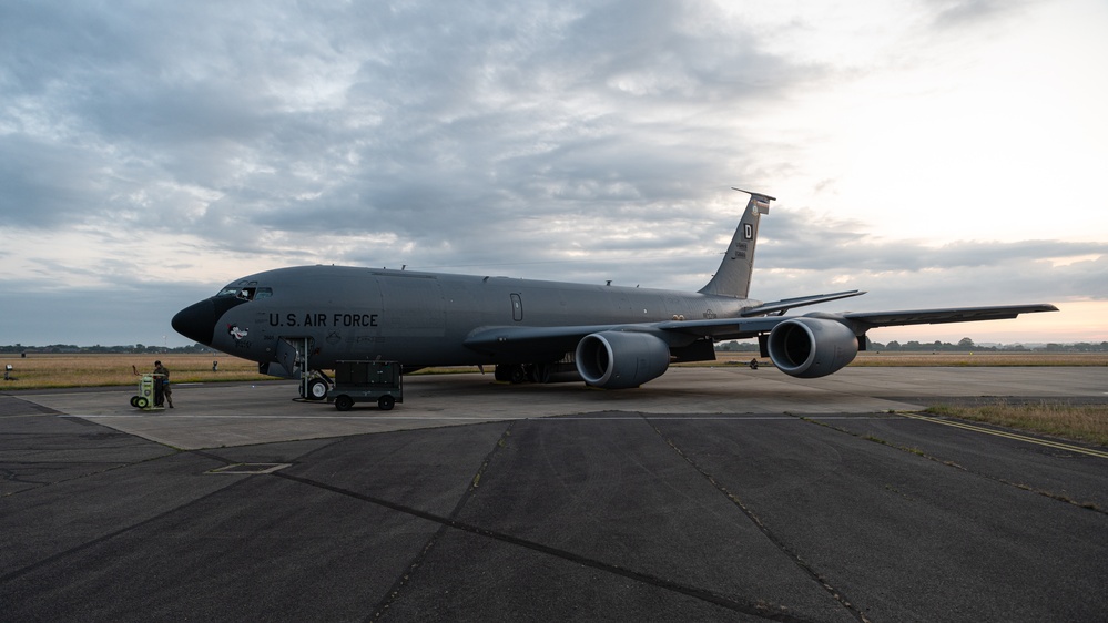 100th ARW prepares to refuel