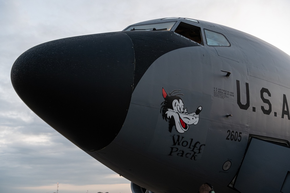 100th ARW prepares to refuel
