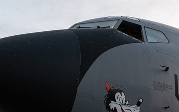 100th ARW prepares to refuel