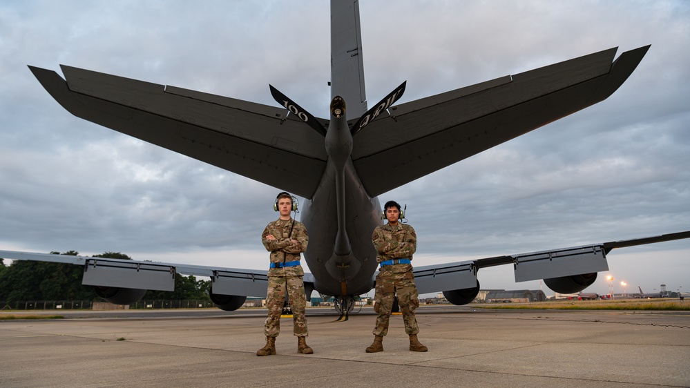 100th ARW prepares to refuel