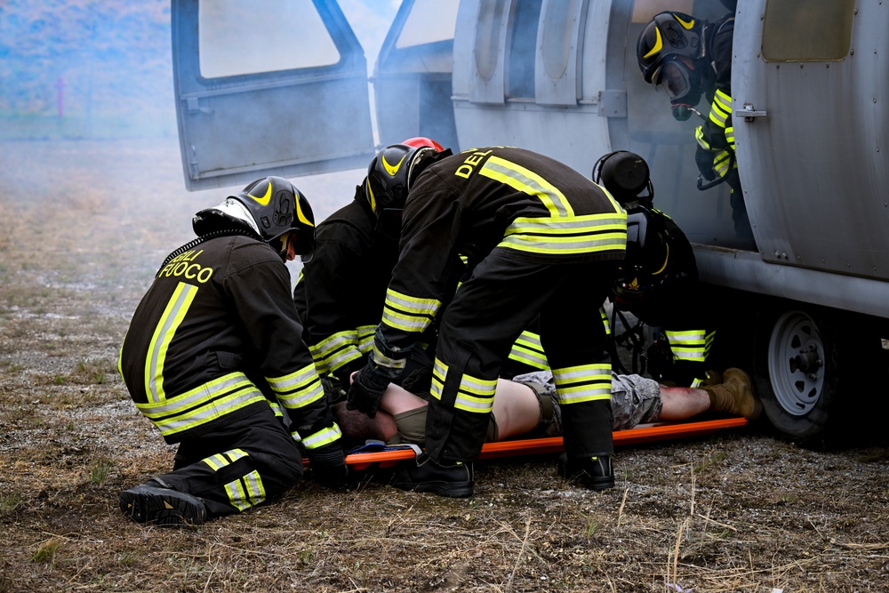 U.S. and Italian air forces conduct MARE with local first responders