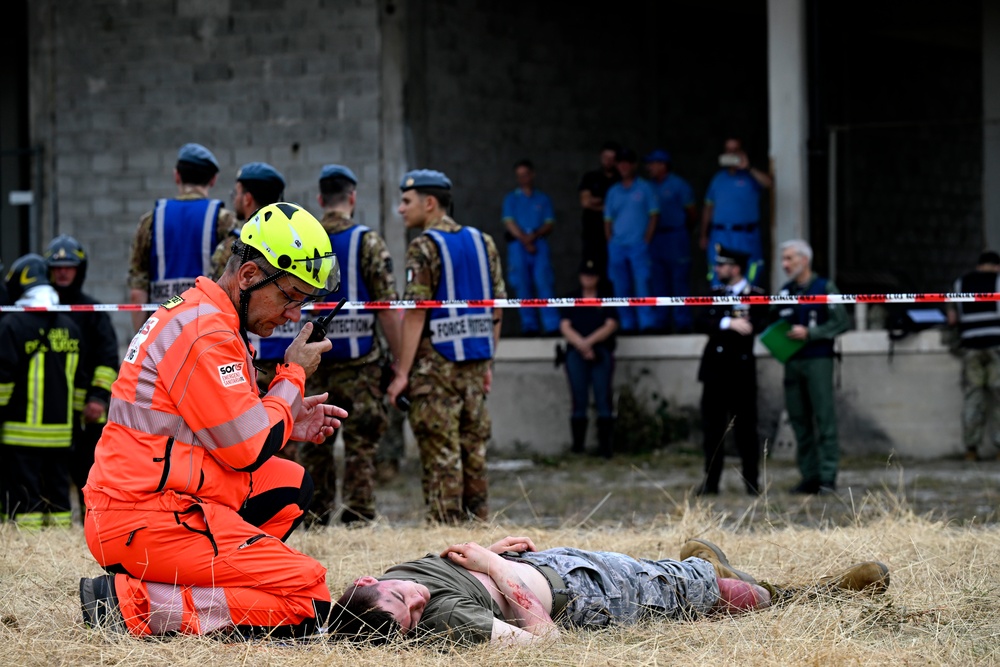 U.S. and Italian air forces conduct MARE with local first responders