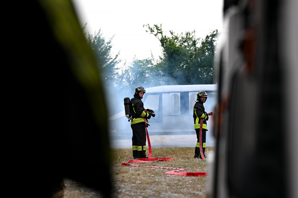 U.S. and Italian air forces conduct MARE with local first responders