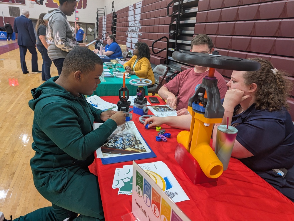 NNSY Participates in STEAM Night at I.C. Norcom High School