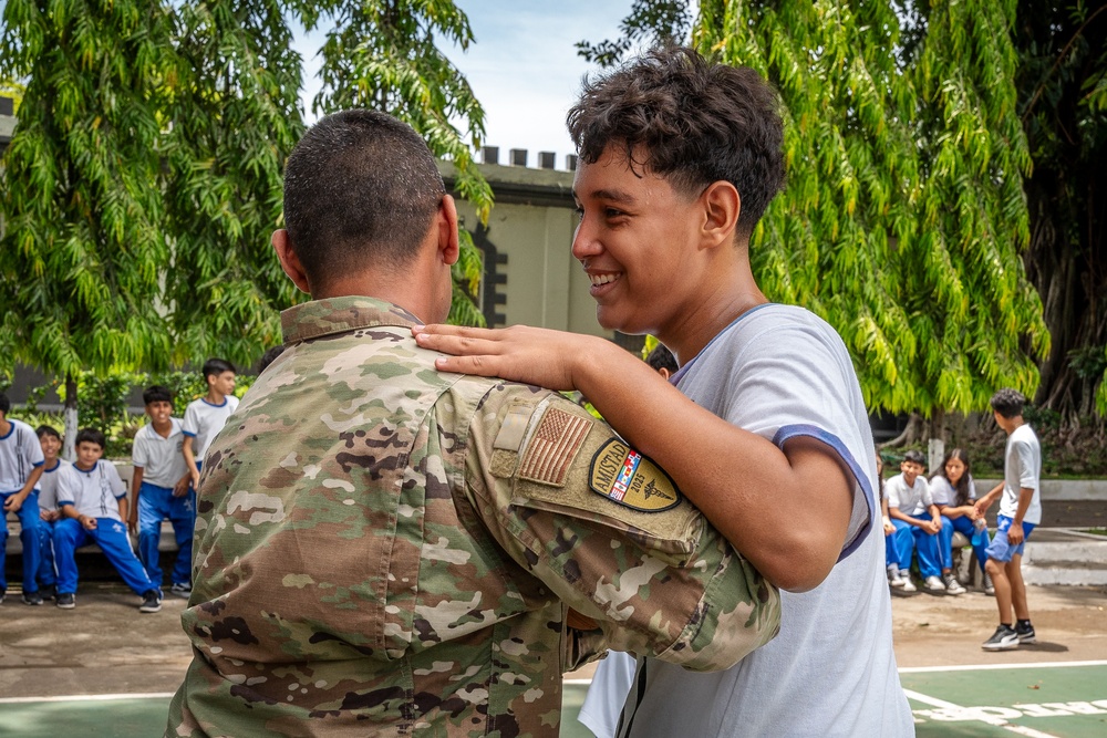 AMISTAD 2025: AFSOUTH, AFRC support community health event in El Salvador