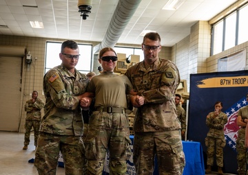 Ark. Guardsmen Conduct Taser Demostration
