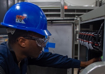 Ronald Reagan Sailors Conduct Maintenance