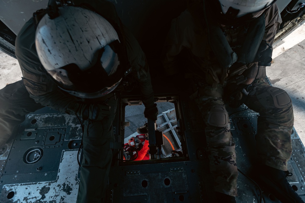 USS Gerald R. Ford (CVN 78) Conducts Vertical Replenishment with USS George H. W. Bush (CVN 77)