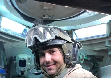 2018 03 19 Abrams Master Gunner Sits in M1A2 SEP V2