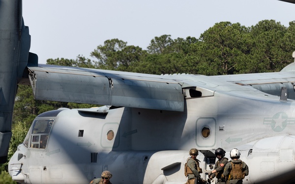 U.S. Marines with MWSS-273 and VMM-162 refuel MV-22B Ospreys at Wallops Island