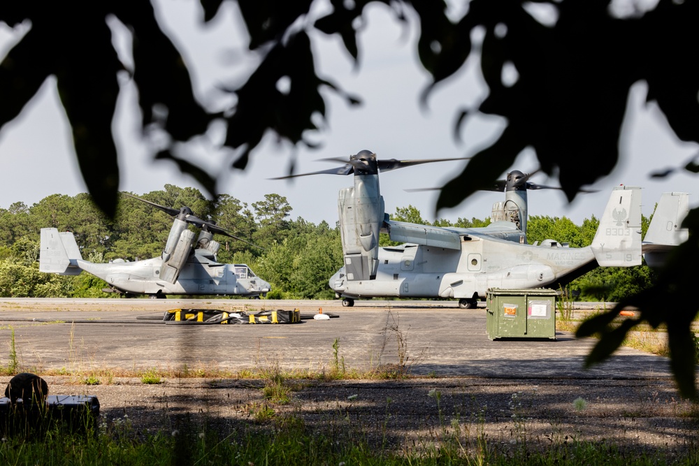 U.S. Marines with MWSS-273 and VMM-162 refuel MV-22B Ospreys at Wallops Island