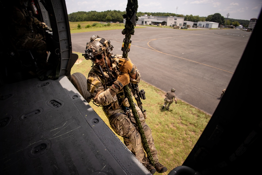 North Carolina National Guard Conducts Insertion Week with SF