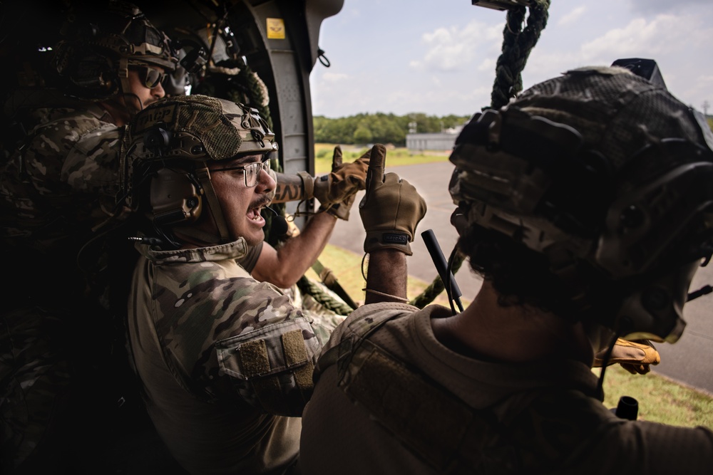 North Carolina National Guard Conducts Insertion Week with SF
