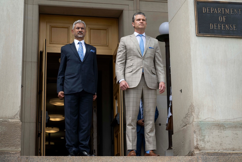 SD Hosts Indian Minister of External Affairs