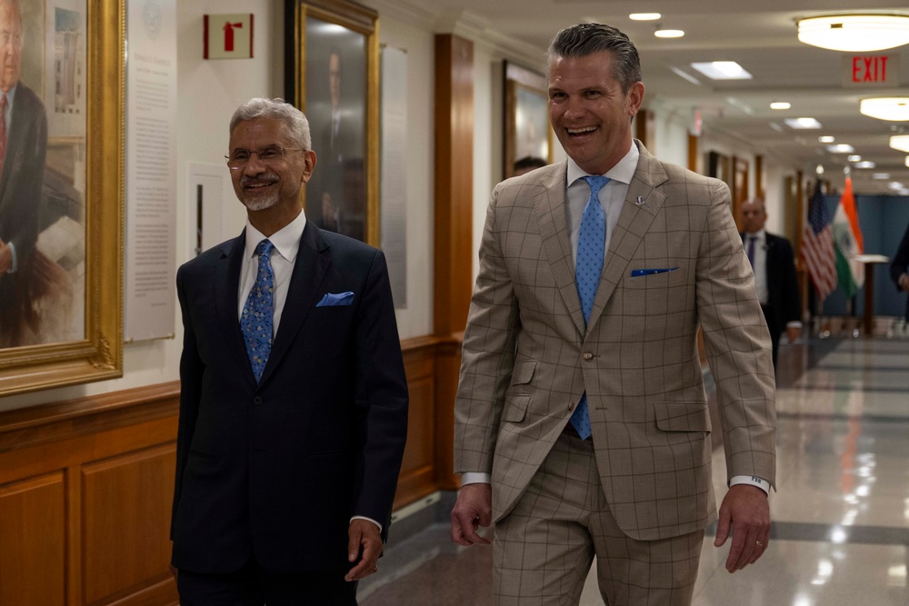 SD Hosts Indian Minister of External Affairs