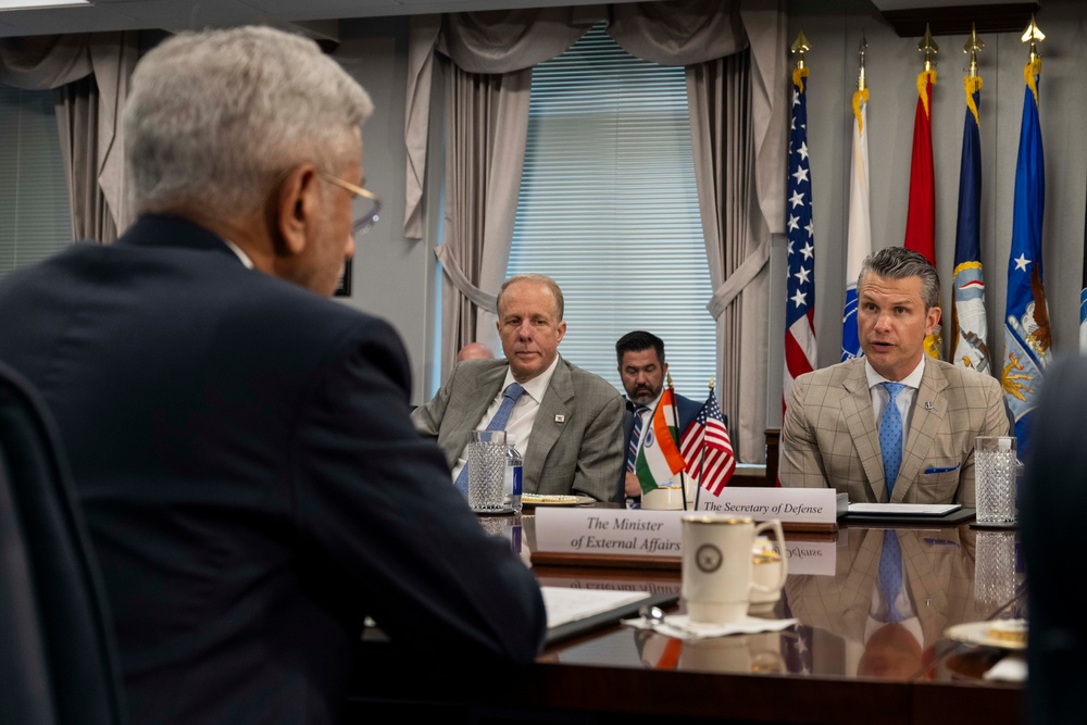 SD Hosts Indian Minister of External Affairs