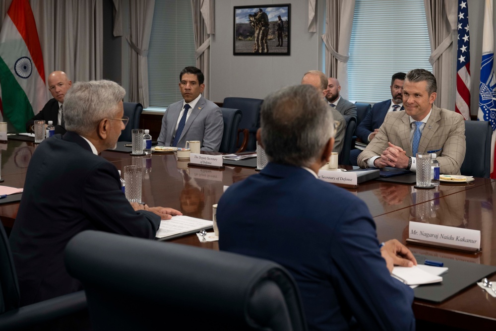 SD Hosts Indian Minister of External Affairs