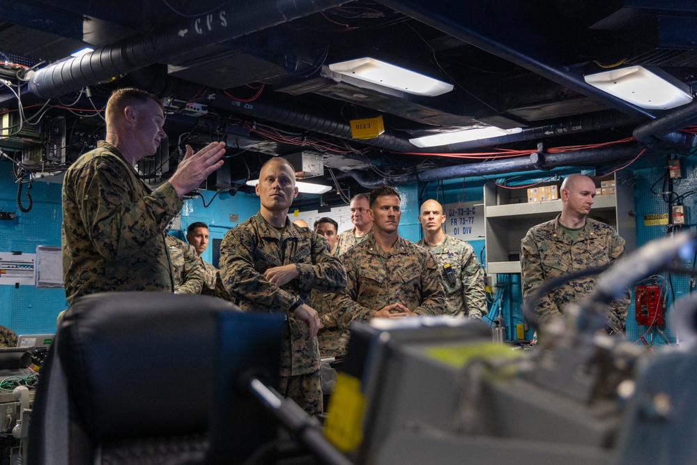 22nd MEU (SOC) | Brigadier General Lively Visits USS Iwo Jima