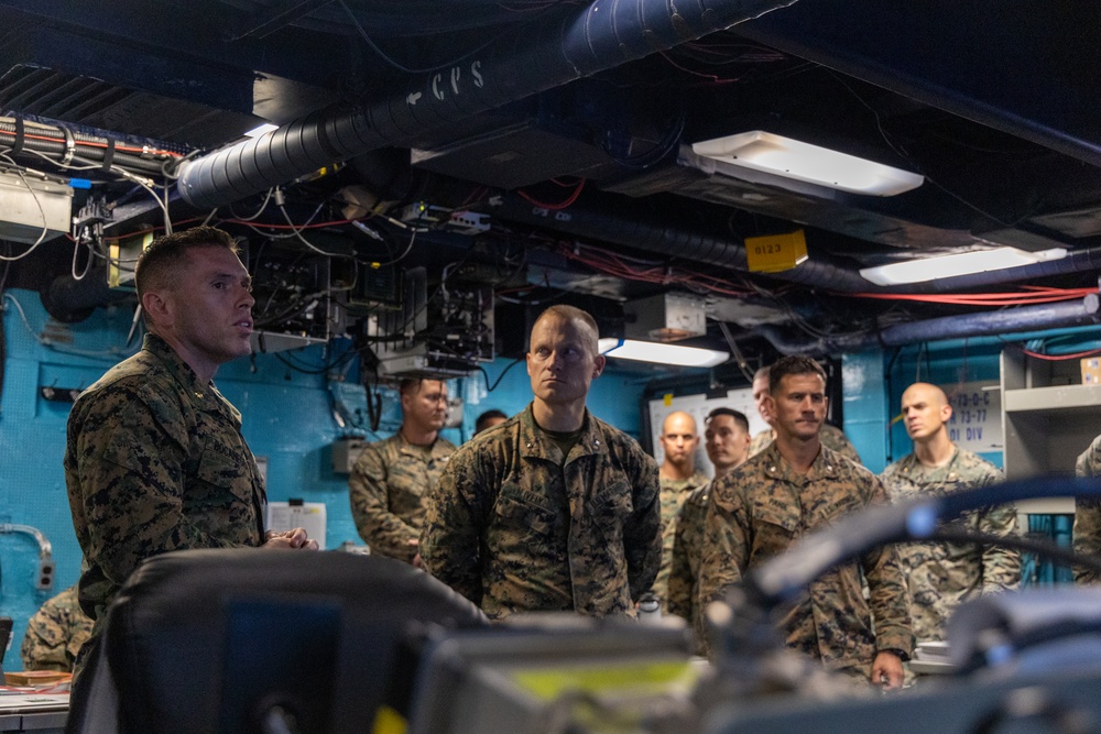 22nd MEU (SOC) | Brigadier General Lively Visits USS Iwo Jima