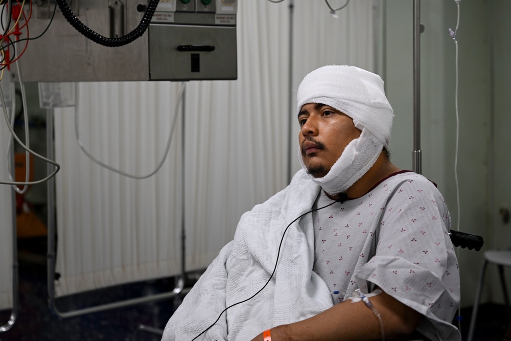 Panamanian and U.S. medical experts change lives aboard the USNS Comfort