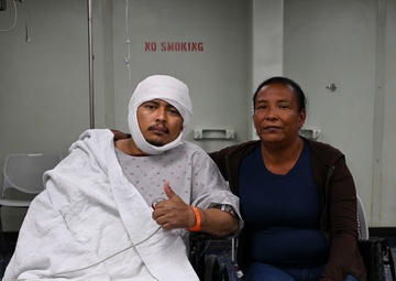 Panamanian and U.S. medical experts change lives aboard the USNS Comfort