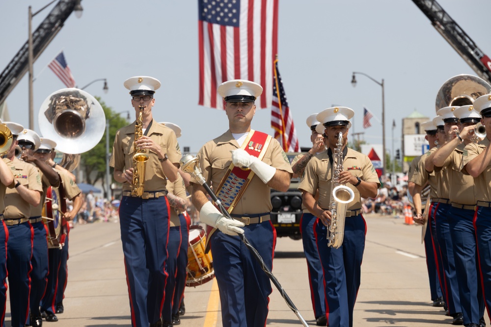 Marine Forces Reserve Band Midwest Parades and Shows