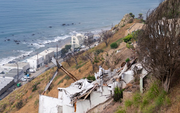 USACE supports Wildfire Debris Removal in Southern California
