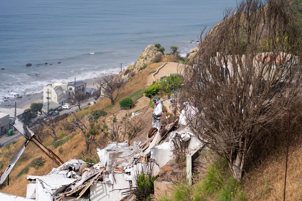 USACE supports Wildfire Debris Removal in Southern California