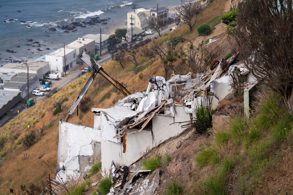 USACE supports Wildfire Debris Removal in Southern California