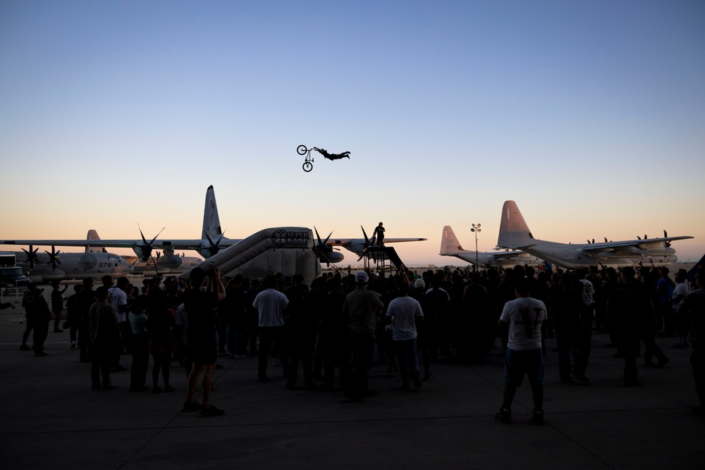 Monster Knockout!: MCAS Miramar hosts a UFC watch party at the Raiders hangar
