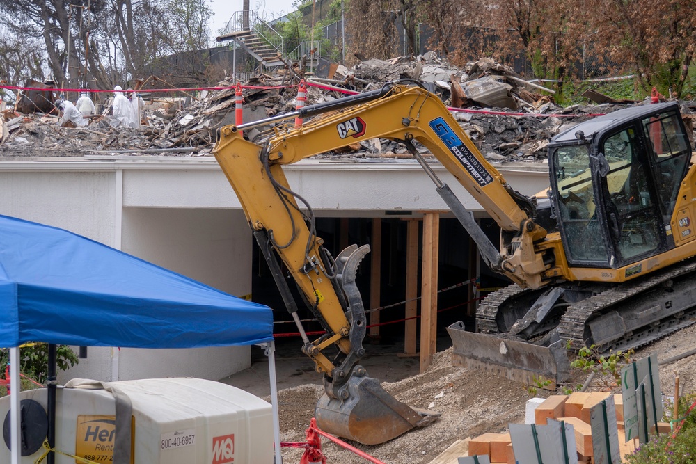 USACE supports Wildfire Debris Removal in Southern California