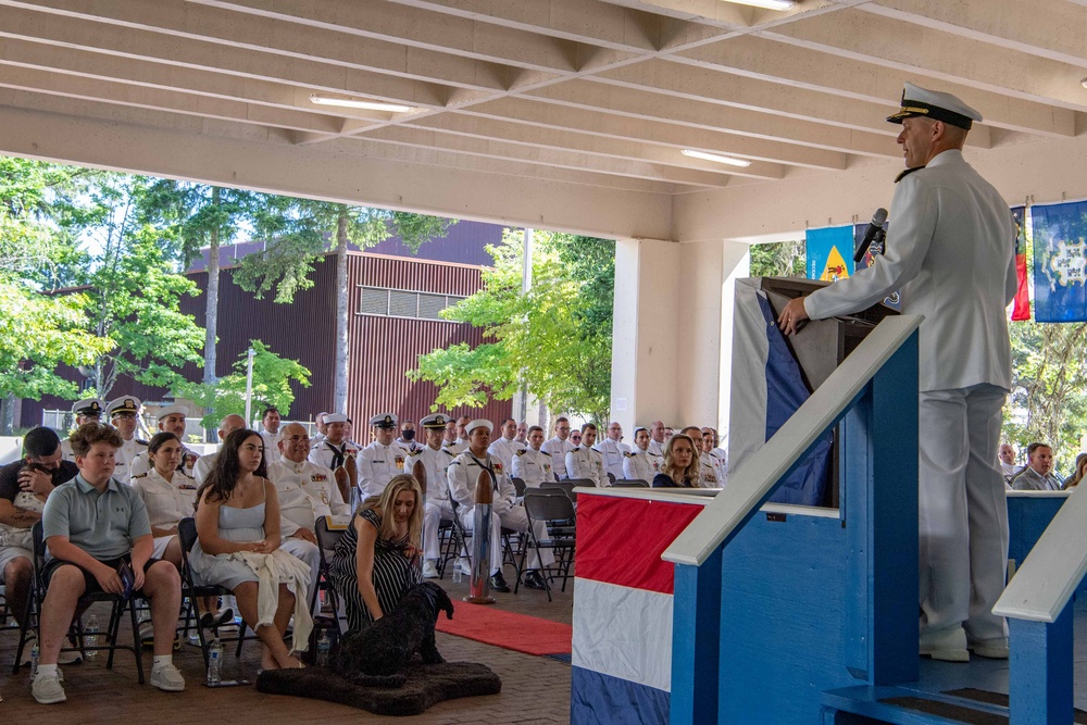 Cmdr. Lail Assumes Command of Submarine Readiness Squadron 31