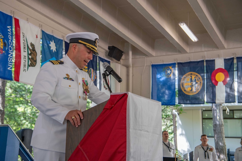 Cmdr. Lail Assumes Command of Submarine Readiness Squadron 31