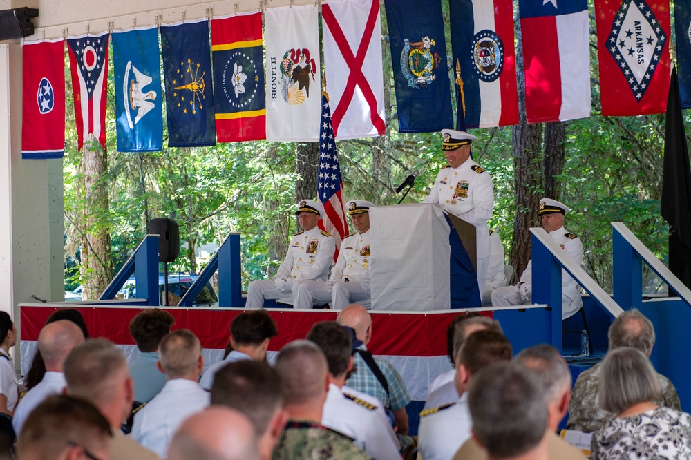 Cmdr. Lail Assumes Command of Submarine Readiness Squadron 31