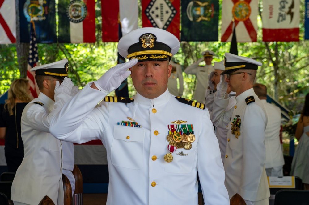 Cmdr. Lail Assumes Command of Submarine Readiness Squadron 31