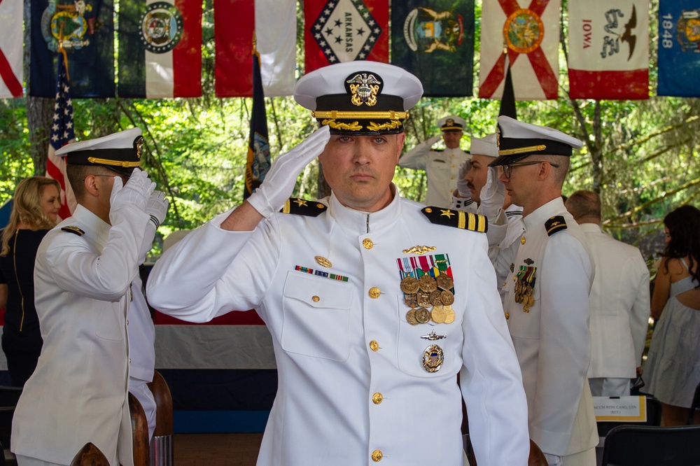 Cmdr. Lail Assumes Command of Submarine Readiness Squadron 31