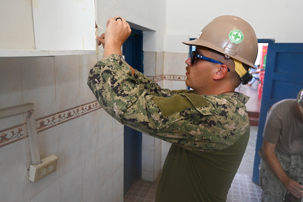 U.S. Seabees unite in Panama for humanitarian engineering mission