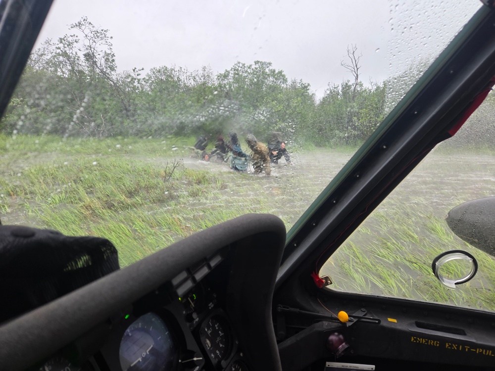 Alaska Army Guard aviators rescue family of 6, stranded on Kuskokwim River during summer storm