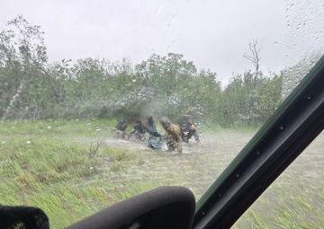 Alaska Army Guard aviators rescue family of 6, stranded on Kuskokwim River during summer storm