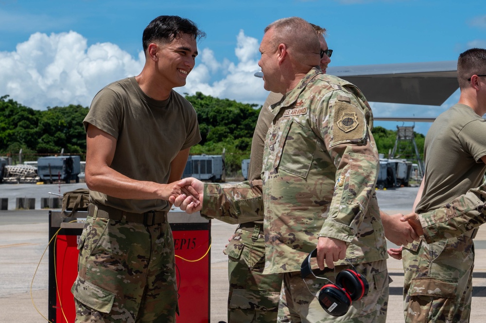 18th MXG holds weapons load competition